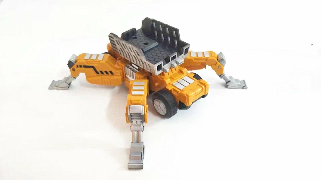 Kingdom Autobot Ark Shockwave Lab SL 110 Transport Vehicle Upgrade  (6 of 7)